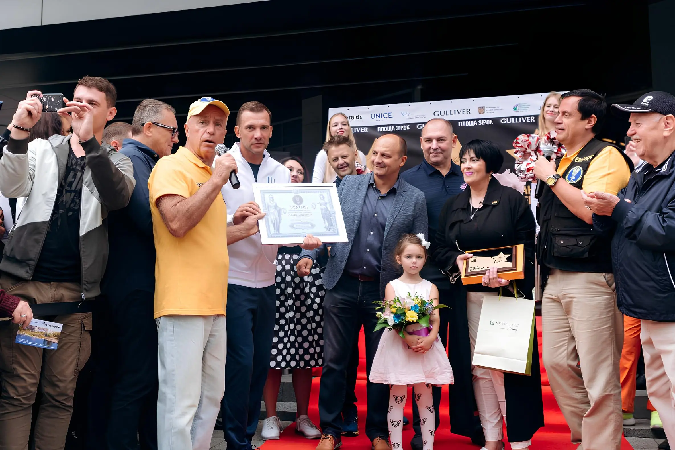 Команда, партнерства, продакшн