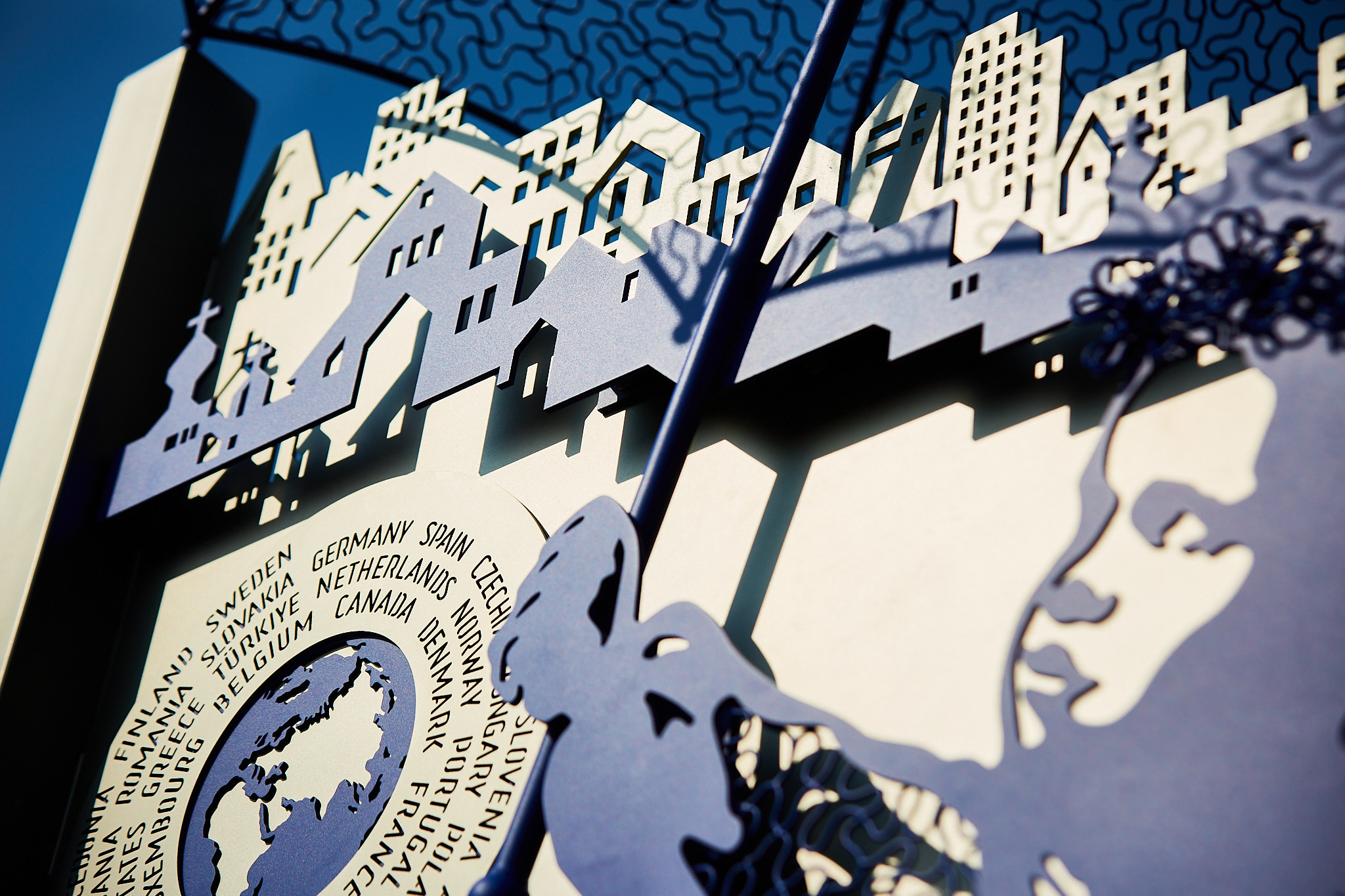 Фасад сучасної бізнес-будівлі